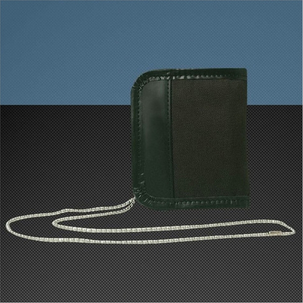 PORTE CARTE AVEC CHAINE ET MEDAILLE SECURITE